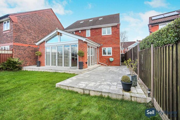 5 Bedroom Detached House For Sale In Hogarth Road, Leicester, LE4