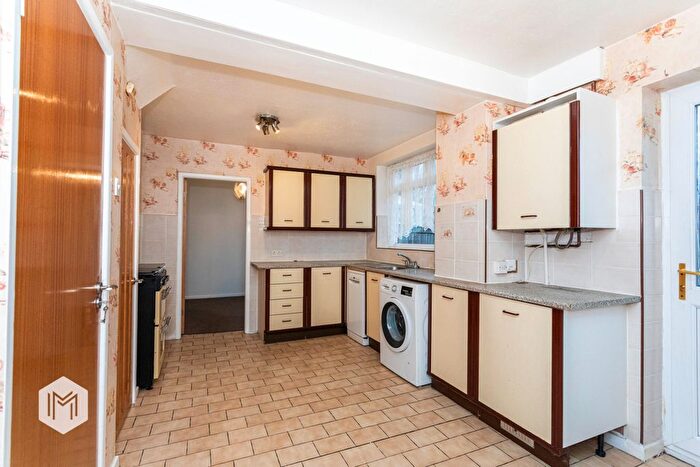 3 Bedroom Semi-Detached House For Sale In Windmill Road, Worsley, Manchester, M28