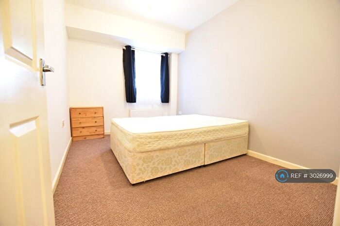 2 Bedroom Flat To Rent In Crescent Road, Luton, LU2