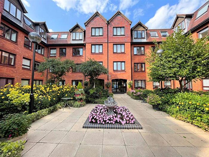 1 Bedroom Flat To Rent In Rosebury Court, Water Lane, Leighton Buzzard, LU7