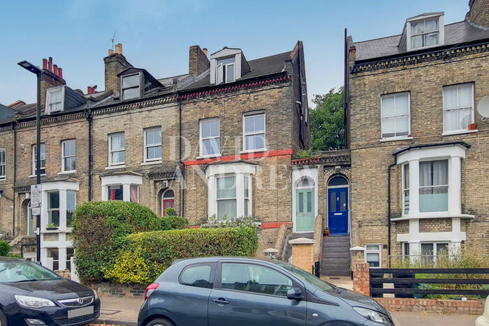 2 Bedroom Maisonette To Rent In Regina Road, London, N4