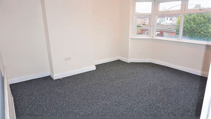 3 Bedroom Semi Detached House To Rent In Waltham Avenue, Hayes, UB3