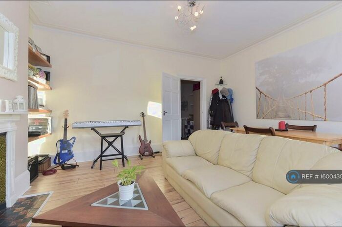 1 Bedroom Flat To Rent In Cricklewood, London, NW2