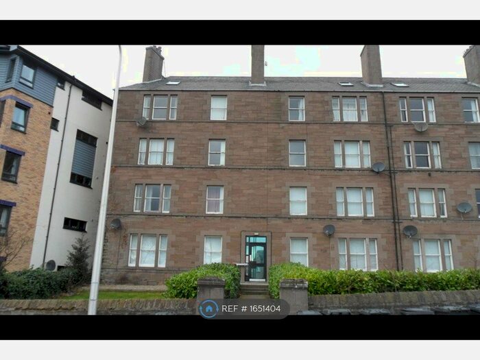3 Bedroom Flat To Rent In Roseangle, Dundee, DD1