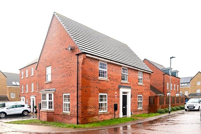 4 Bedroom Detached House For Sale In Heathfield Lane, Birkenshaw, BD11