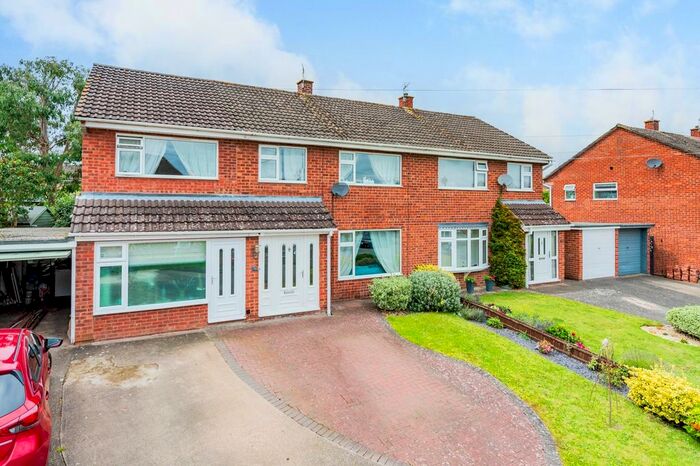 4 Bedroom Semi-Detached House For Sale In Langholm Drive, Shrewsbury, Shropshire, SY2