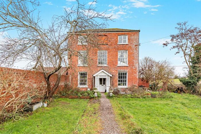 4 Bedroom Detached House For Sale In Clehonger, HR2