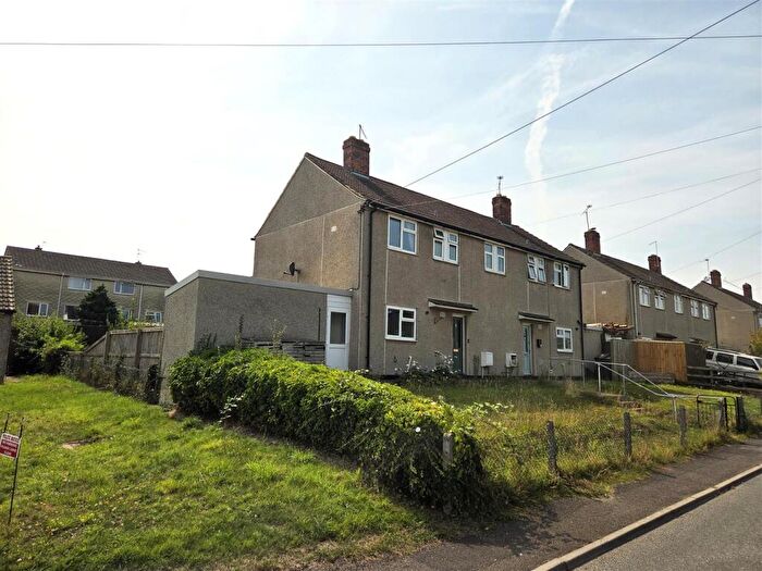 3 Bedroom Semi-Detached House For Sale In Oate Hill, Chippenham, SN15