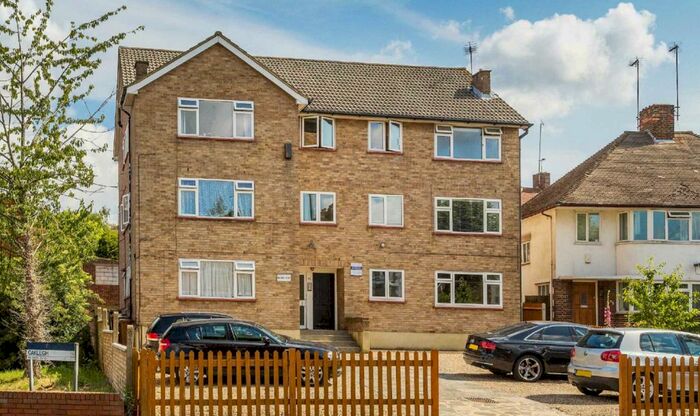 2 Bedroom Flat To Rent In Benhill Avenue, Sutton, SM1