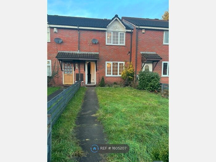3 Bedroom Terraced House To Rent In Dean Court, Bolton, BL1
