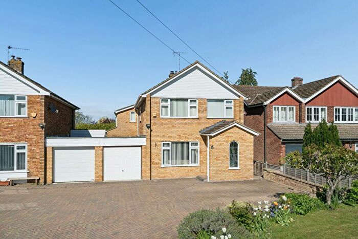 4 Bedroom Detached House For Sale In The Warren, Chesham, HP5