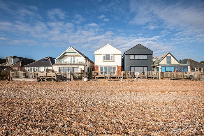 4 Bedroom Detached House For Sale In Coast Road, Pevensey Bay, BN24