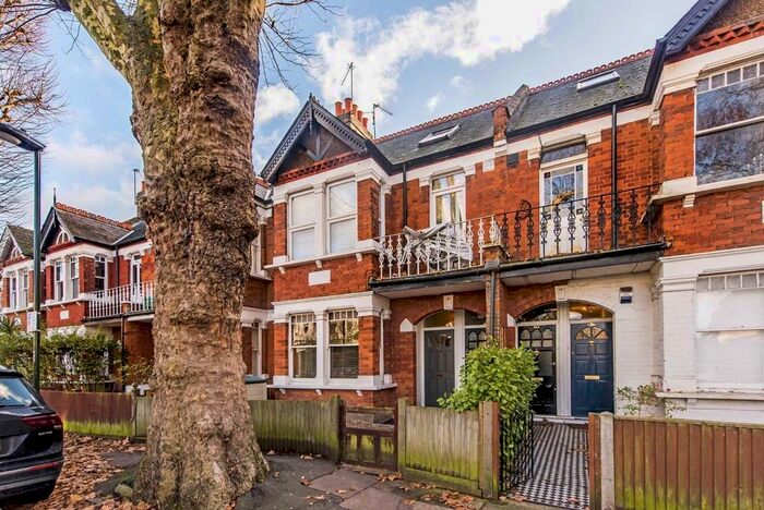 2 Bedroom Flat To Rent In Sidney Road, St Margarets, Twickenham, TW1