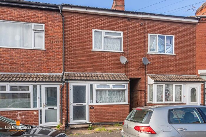 2 Bedroom Terraced House For Sale In Essex Street, Rugby, Warwickshire, CV21