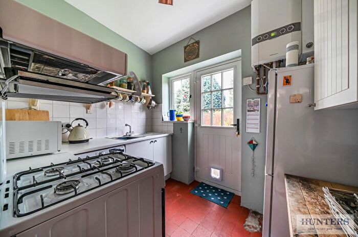 3 Bedroom End Of Terrace House For Sale In Bostall Lane, London, SE2