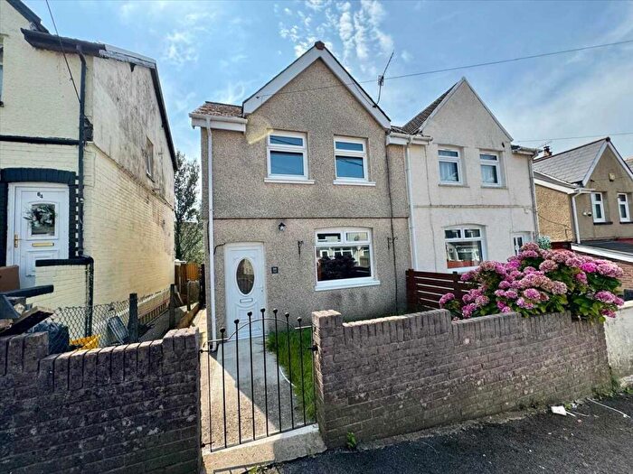 3 Bedroom Semi-Detached House For Sale In Thomas Street, Porth, CF39