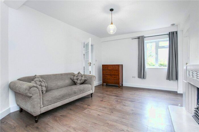 2 Bedroom Flat To Rent In Chiswick Village, London, W4