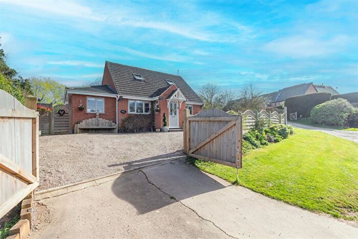 2 Bedroom Detached House For Sale In Dingle Road, Leigh, Worcester, WR6