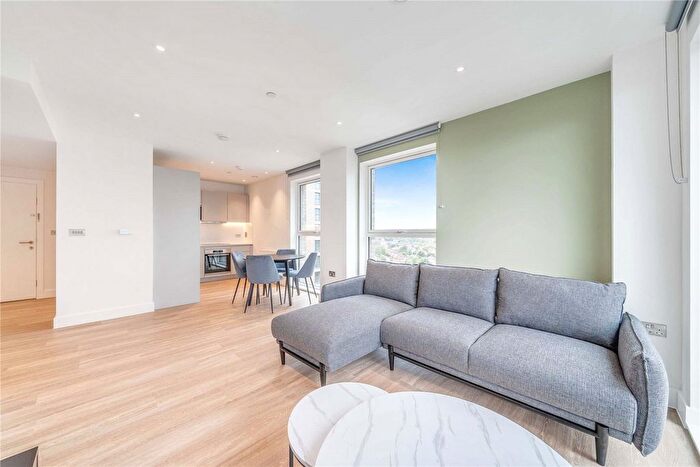 2 Bedroom Flat To Rent In Henley Cross, London, SE3