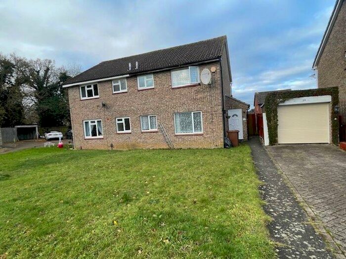 1 Bedroom Semi-Detached House To Rent In Tay Close, Chatham, ME5