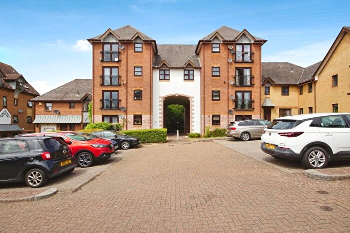 2 Bedroom Flat For Sale In Butlers Walk, Bristol, Avon, BS5