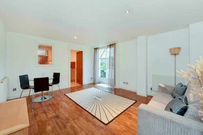 2 Bedroom Apartment To Rent In Barrier Point Royal Dock, E16
