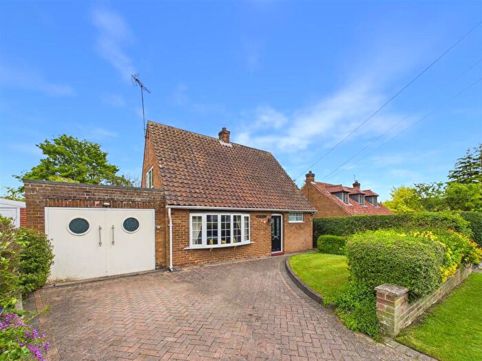 2 Bedroom Detached House For Sale In Rowley Road, Little Weighton, HU20