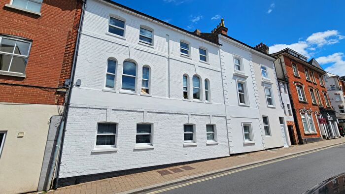 2 Bedroom Flat To Rent In Iona House, Nelson Street, Aldershot, Hampshire, GU11