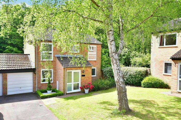 4 Bedroom Detached House For Sale In Bowes Wood, New Ash Green, Longfield, Kent, DA3
