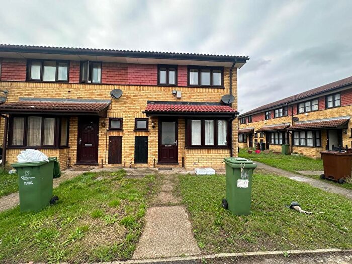 3 Bedroom House To Rent In Larks Grove, Barking, London, IG11