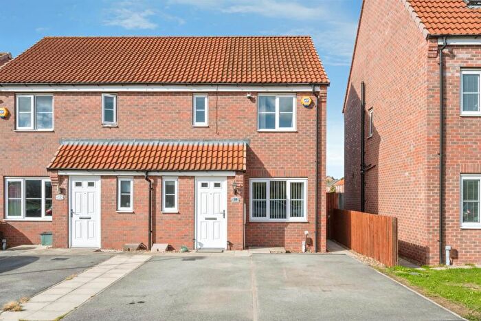 3 Bedroom Semi-Detached House For Sale In Dominion Road, Scawthorpe, Doncaster, DN5