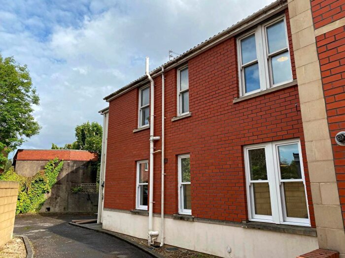 3 Bedroom Flat To Rent In Rosebery Avenue, Bristol, BS2