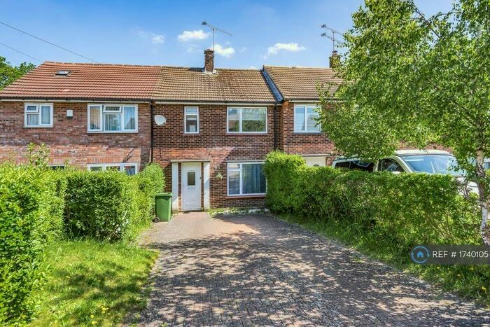 2 Bedroom Terraced House To Rent In The Close, Lightwater, GU18