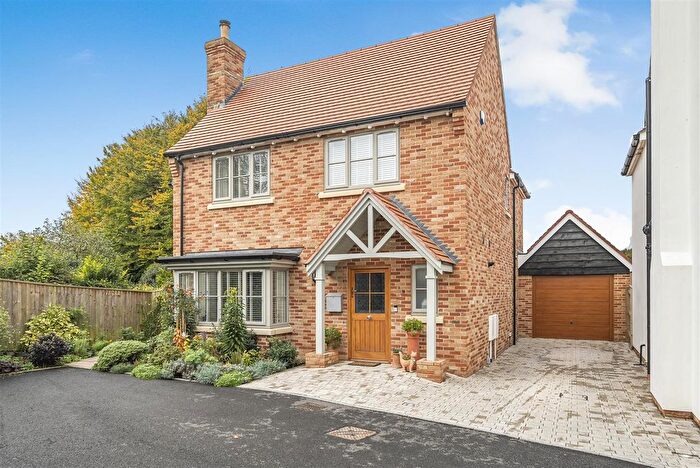 4 Bedroom Detached House For Sale In Chalky Road, Broadmayne, Dorchester, DT2