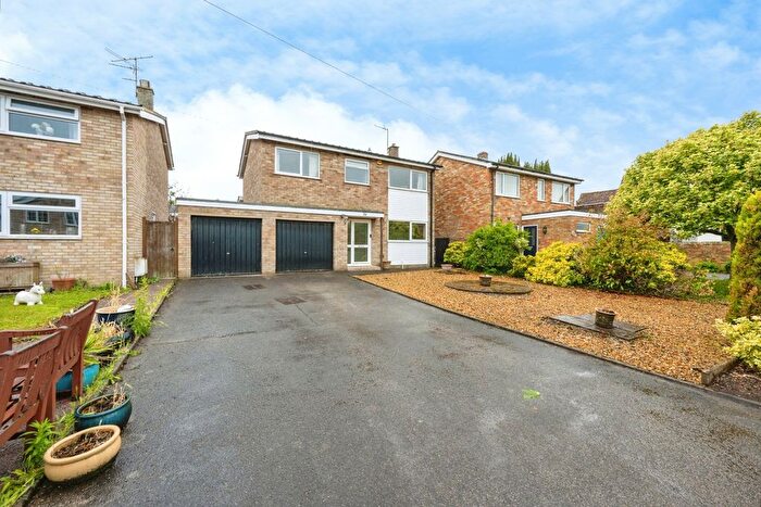 4 Bedroom Detached House For Sale In High Street, Great Barford, Bedford, Bedfordshire, MK44