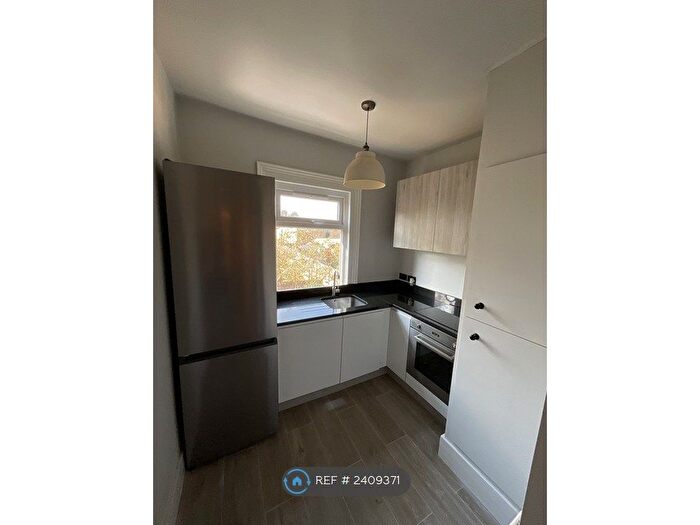 1 Bedroom Maisonette To Rent In Russell Road, Walton-On-Thames, KT12