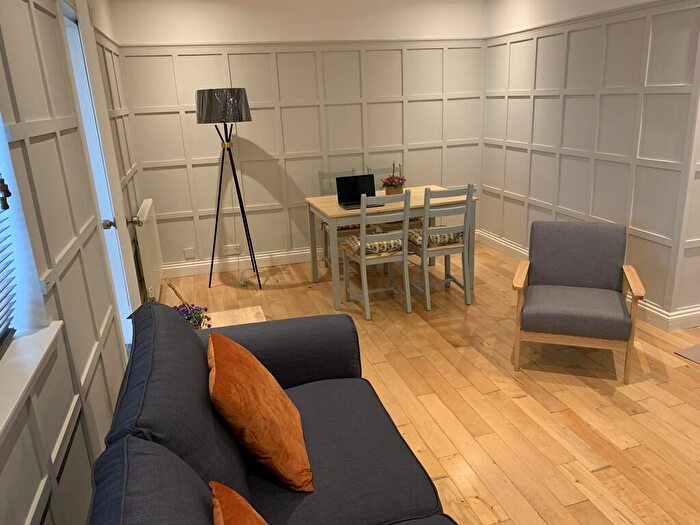 1 Bedroom Apartment To Rent In Flat, Watson Street, G1