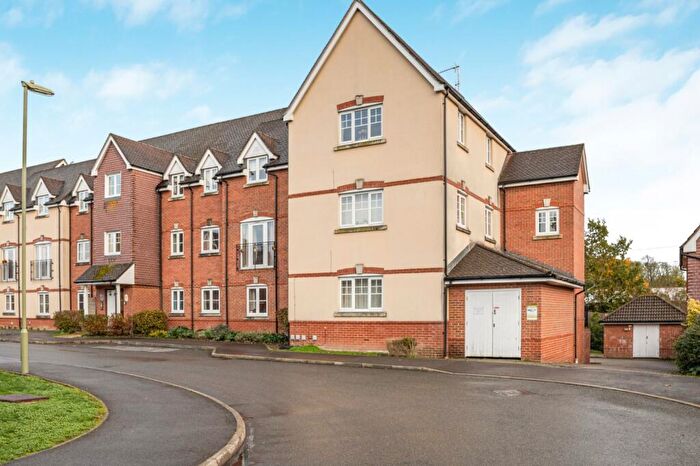 1 Bedroom Flat For Sale In Garstons Way, Holybourne, Alton, Hampshire, GU34