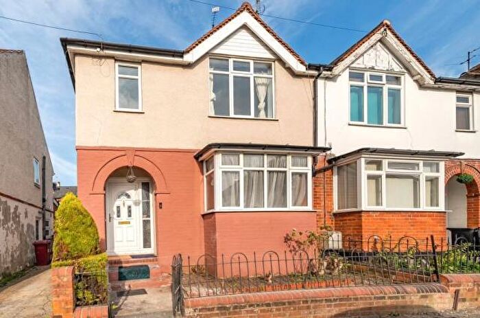 3 Bedroom Semi Detached House To Rent In Hill Street, Reading, RG1
