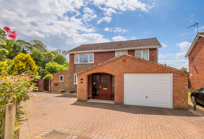4 Bedroom Detached House For Sale In Firs Road, Norwich, Norfolk, NR9