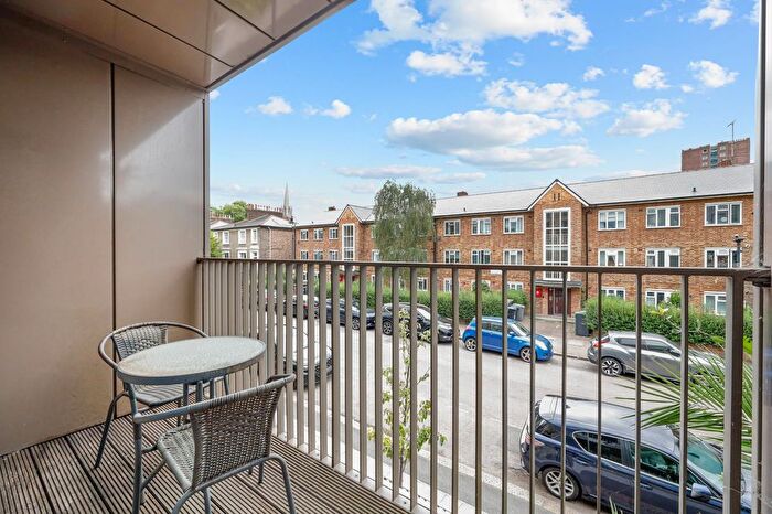 2 Bedroom Flat To Rent In Chichester Road, Kilburn, London, NW6