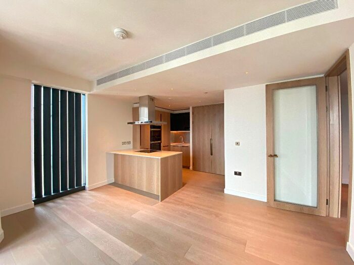 2 Bedroom Flat To Rent In Apartment, Nine Elms Lane, London, SW8