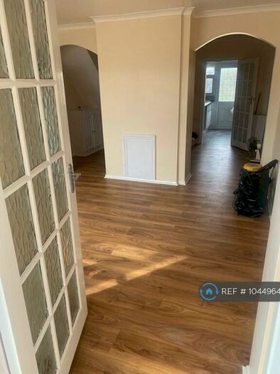 3 Bedroom Terraced House To Rent In Diban Avenue, Romford, RM12