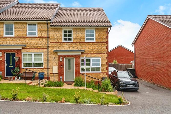 3 Bedroom Semi-Detached House For Sale In Harvey Avenue, Chippenham, SN15