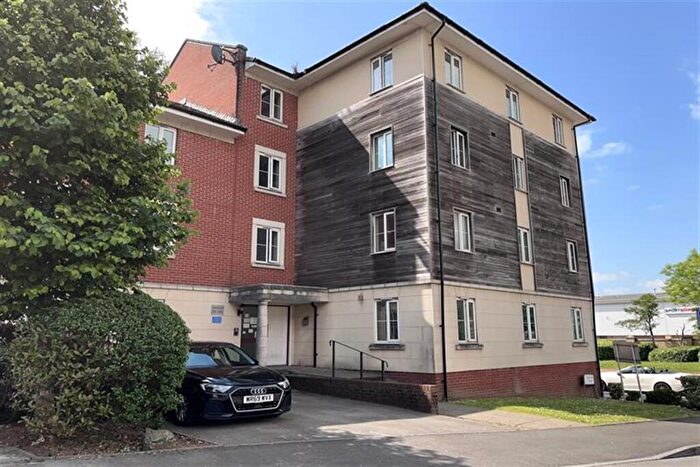 2 Bedroom Flat To Rent In Bedroom Property In Ffordd James Mcghan, Grangetown, Cardiff, CF11
