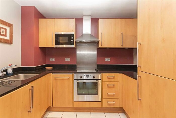 1 Bedroom Flat To Rent In Empire Square West, Empire Square, London, SE1