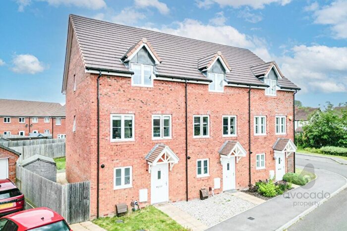 3 Bedroom End Of Terrace House To Rent In Lailey Path, Shinfield, Reading, Berkshire, RG2