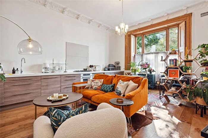 2 Bedroom Flat To Rent In Kensington Gardens Square, Notting Hill, W2