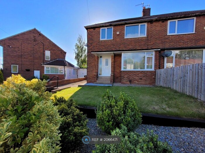 3 Bedroom Semi-Detached House To Rent In Henconner Lane, Bramley, Leeds, LS13