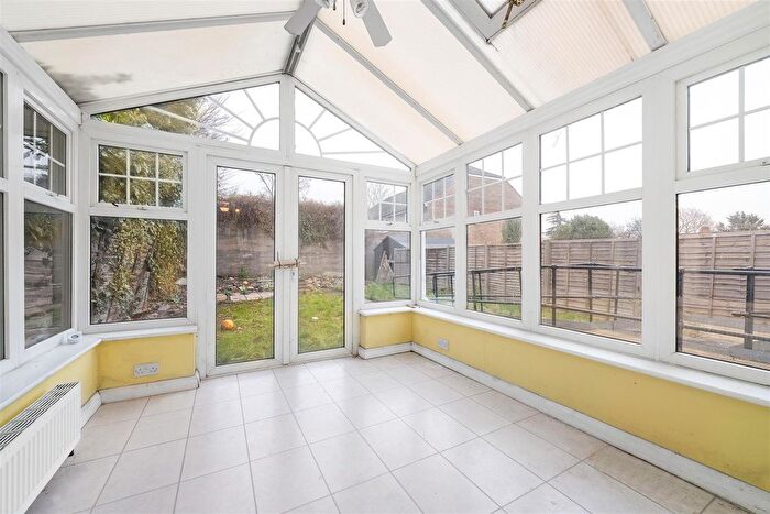 3 Bedroom Semi-detached House For Sale In Oak Grove Road, Penge, London, SE20